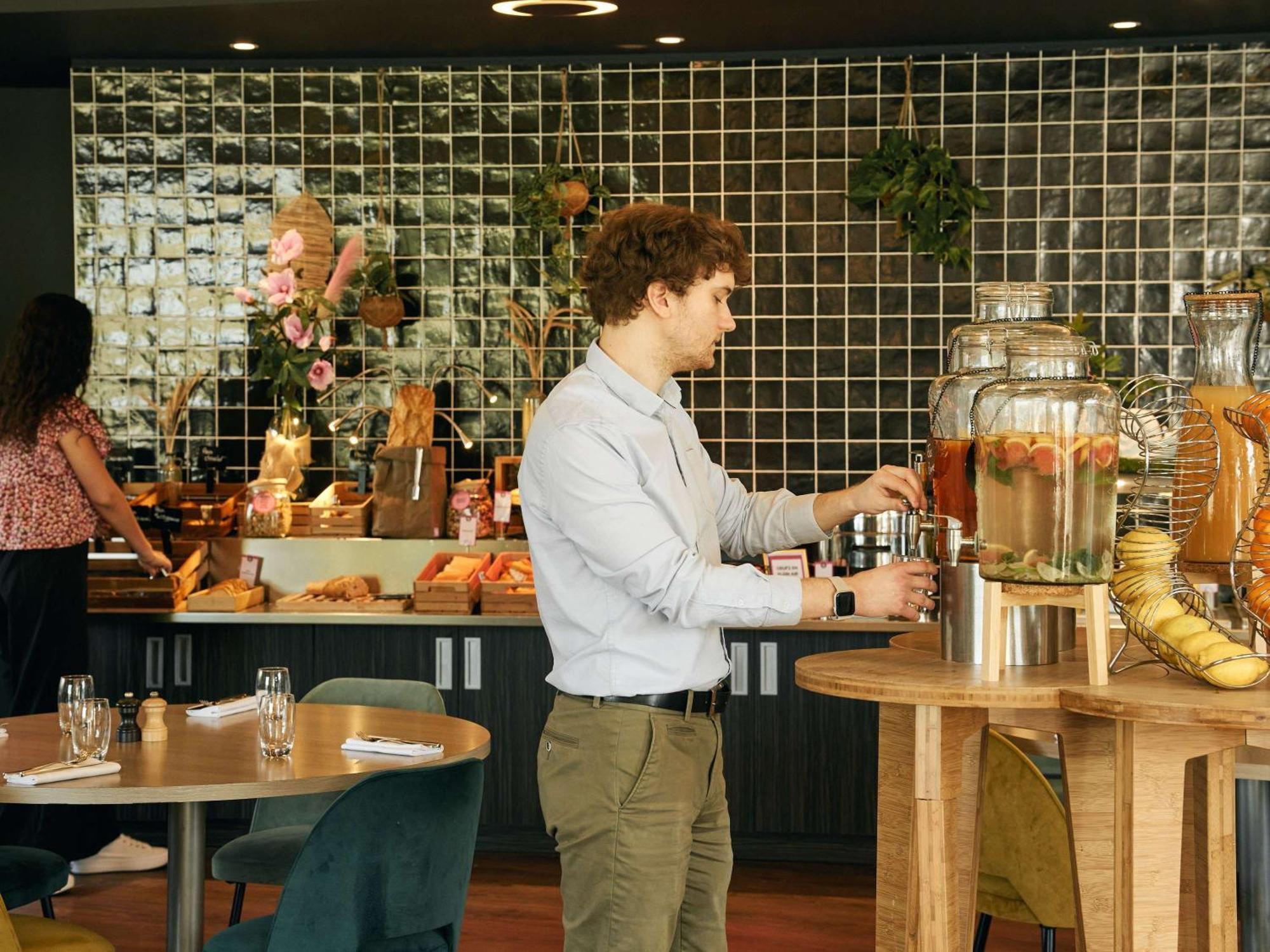 兰斯塔基诺富特酒店 蒂恩奎克斯 外观 照片